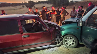 Kütahya'da trafik kazası: 2 ölü, 1 yaralı