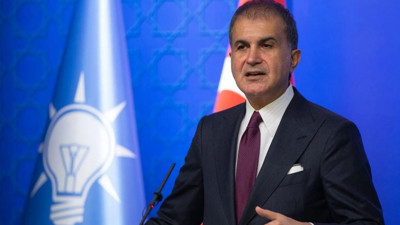 Ömer Çelik'ten Özel'e tepki: Organize kötülük görmek istiyorsa siyasi navigasyon güncellemesi yapsın