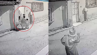 Palyaço kıyafetli kişi mahalleliyi tedirgin etti; çocukların yaşadığı panik kamerada