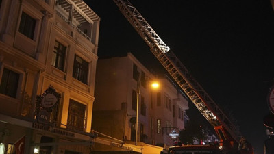 Fatih'te Otel Yangını Kontrol Altına Alındı