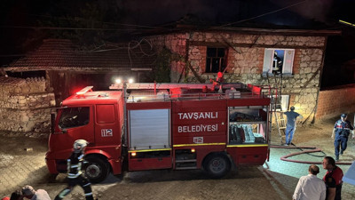 Kütahya'da Köyde Çıkan Yangın 4 Evi Harabeye Çevirdi
