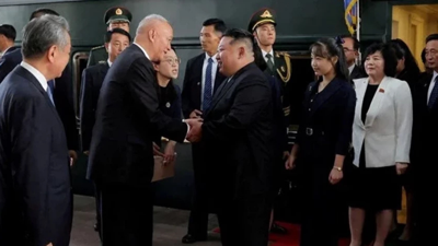 Kim Jong Un, 12 yaşındaki kızını ilk kez dünyaya tanıttı