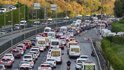 İstanbul'da okulun ilk günü tedbiri: 10.00'da başlayıp 15.00'te bitecek