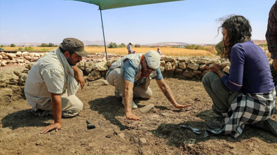 Çayönü Tepesi'nde 9,500 Yıllık Kamusal Yapı Keşfedildi