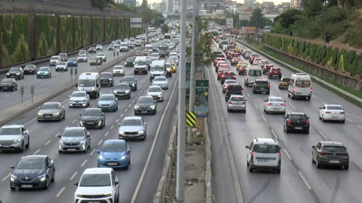 İstanbul'da yeni eğitim öğretim yılının ilk gününde trafik yoğunluğu yaşandı