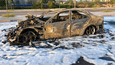 Motor arızası veren yabancı plakalı aracını gümrükten geçiremeyince yaktı