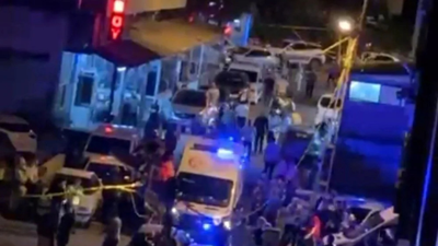 Düğün sonrası kavga sokağa taştı, sürücü kalabalığın içine daldı