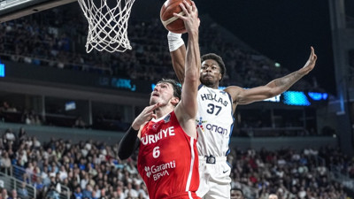 Türkiye, Yunanistan'ı 94-68 yendi! 12 Dev Adam 24 yıl sonra finalde