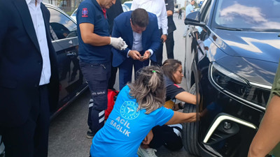 Bakan konvoyundaki araca giren yavru kediyi 112 ekipleri kurtardı