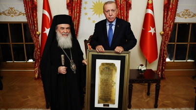 Cumhurbaşkanı Erdoğan, Kudüs Rum Ortadoks Patriğini kabul etti