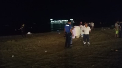 Gece denize girdi, boğuldu