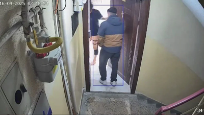 Sosyal medyanın gündemine oturan görüntü: Kurye sipariş götürdüğü kadının evine girmeye kalkıştı!