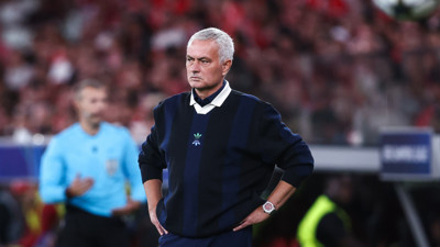 Jose Mourinho, Benfica'da! İmza töreninde Fenerbahçe taraftarının tepkisini çeken açıklama