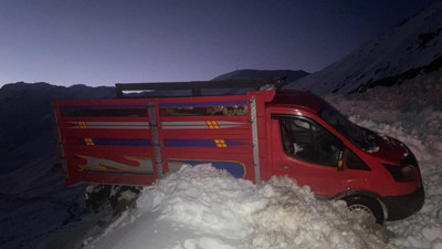 Rize'de sel felaketinin ardından çığ! Mahsur kalan 15 kişi kurtarıldı