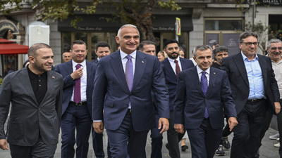 Bakan Ersoy’dan Galata’da Esnaf Ziyareti