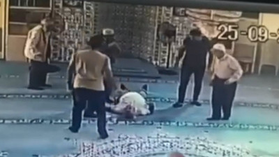 Camide fenalaştı, hastaneye kaldırıldı: O anlar kamerada