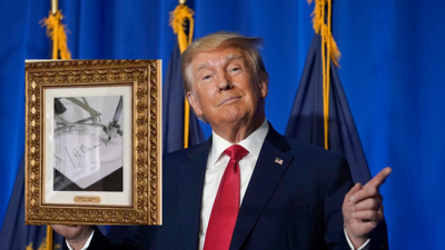 Trump, Beyaz Saray'a Biden'ın fotoğrafı yerine otomatik kalem koydu