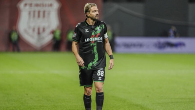 Caner Erkin’den şoke eden hareket! Takım arkadaşına tokat attı, kırmızı kartla oyundan atıldı