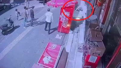 Kadın kuaförüne sopalı saldırı güvenlik kamerasında
