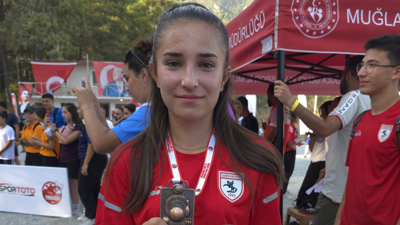 Samsunsporlu Yağmur Tosun, Türkiye rekoru kırdı