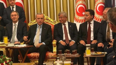Cumhurbaşkanı Erdoğan, TBMM'de parti lideriyle buluştu