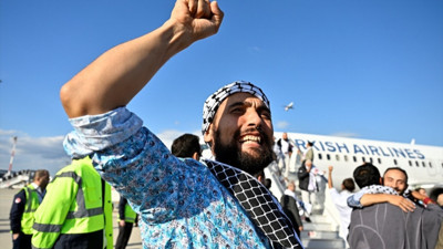 Sumud Filosu'ndaki yabancı aktivistler İsrail'in kendilerine uyguladığı şiddeti anlattı