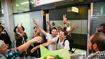 Katliamcı İsrail, alıkonan 171 aktivisti daha sınır dışı etti