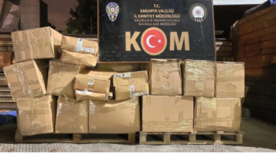 Kamyonetlerde 2 milyon liralık kaçak nargile tütünü ele geçirildi