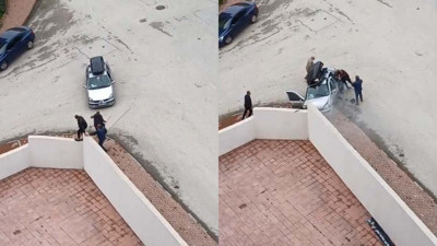 Otomobili, husumetli olduğu ailenin üzerine sürdü
