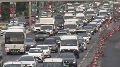İstanbul'da yağışın da etkisiyle trafik felç oldu