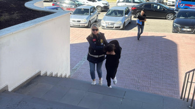 Doğurduğu bebeği terasa bırakan kadın tutuklandı
