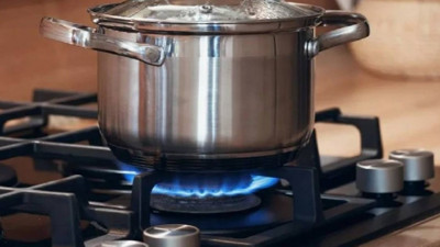 Ocakta unutulan yemek yangına neden oldu