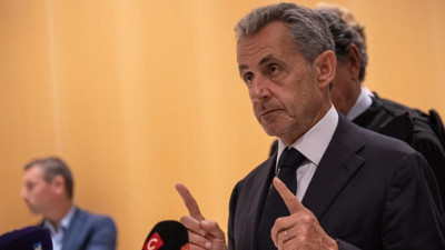 Eski Fransa Cumhurbaşkanı Nicolas Sarkozy yarın cezaevine girecek