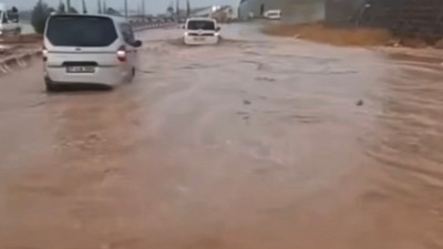 Gaziantep’te şiddetli sağanak hayatı olumsuz etkiledi