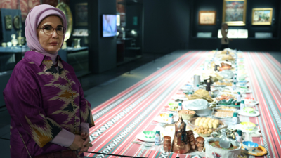 Emine Erdoğan, Katar'da İslam Eserleri Müzesi'ni ziyaret etti
