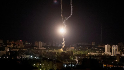 Kiev'e hava saldırısı: İkisi çocuk 3 kişi hayatını kaybetti