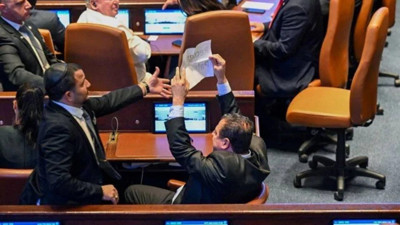 “Kral Çıplak” diyen vekil salondan atılmıştı: Avde’den Trump ve Netanyahu’ya sert tepki