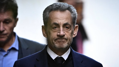 Sarkozy cezaevinde ölüm tehditleri alıyor: İki cep telefonu ele geçirildi