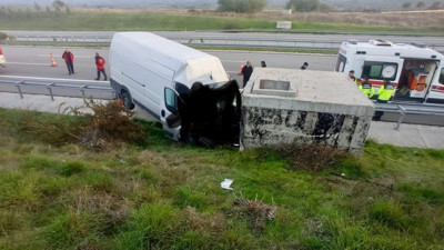 Balıkesir'de trafik kazası: 2 ölü, 1 yaralı