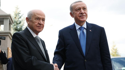 MHP Genel Başkanı Bahçeli'den Cumhurbaşkanı Erdoğan'a anlamlı hediye