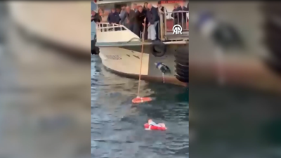 İstanbul Boğazı’nda korku dolu anlar: Kadın yolcu denizde çırpındı