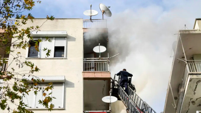 Yangın çıkan daire kullanılamaz hale geldi