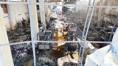 Kocaeli'de 6 kişiye mezar olan parfüm dolum tesisinin içi görüntülendi