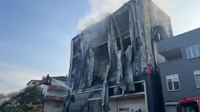 Kocaeli’de parfüm fabrikasında patlama! Alevler gökyüzünü sardı: 5 yaralı