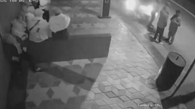 Ankara'da otomobil durağa daldı: 6 yaralı; kaza anı kamerada