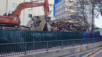 Ankara'da dört katlı bina yıkım sırasında çöktü