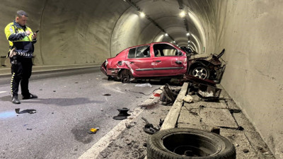 Tünelde korkunç kaza: Hız kadranı 200’de takılı kaldı