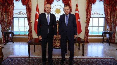 Dolmabahçe'de önemli zirve: Cumhurbaşkanı Erdoğan, TBMM Başkanı Kurtulmuş ile görüştü