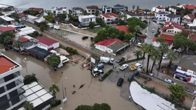 İzmir'in Çeşme ilçesi sular altında kaldı!