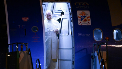 Papa’nın uçağı için teknisyen geldi; yazılım yüklemesi yapılacak